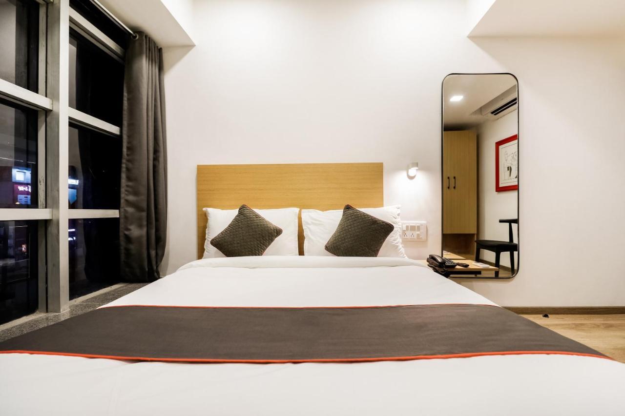Отель Oyo Townhouse 169 Aqua Corridor Bhatha Экстерьер фото